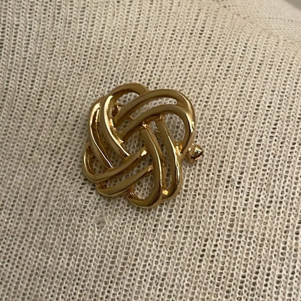 Vintage Woven Gold-tone Knot Pin - Brooch